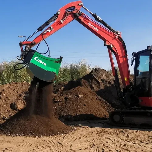 Třídicí lopata Cobra XS2-90 x Kubota KX057 01